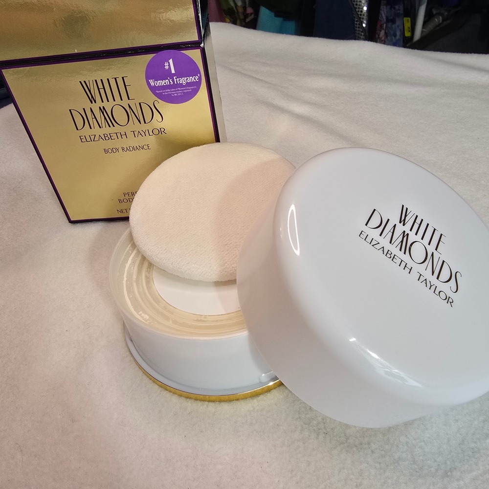 New White Diamonds by Elizabeth Taylor 2.6oz Body Radiance Perfumed Powder Talc